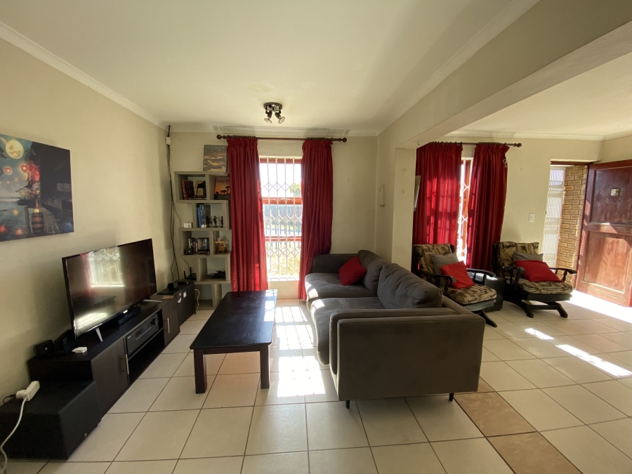 2 Bedroom Property for Sale in Muizenberg Western Cape